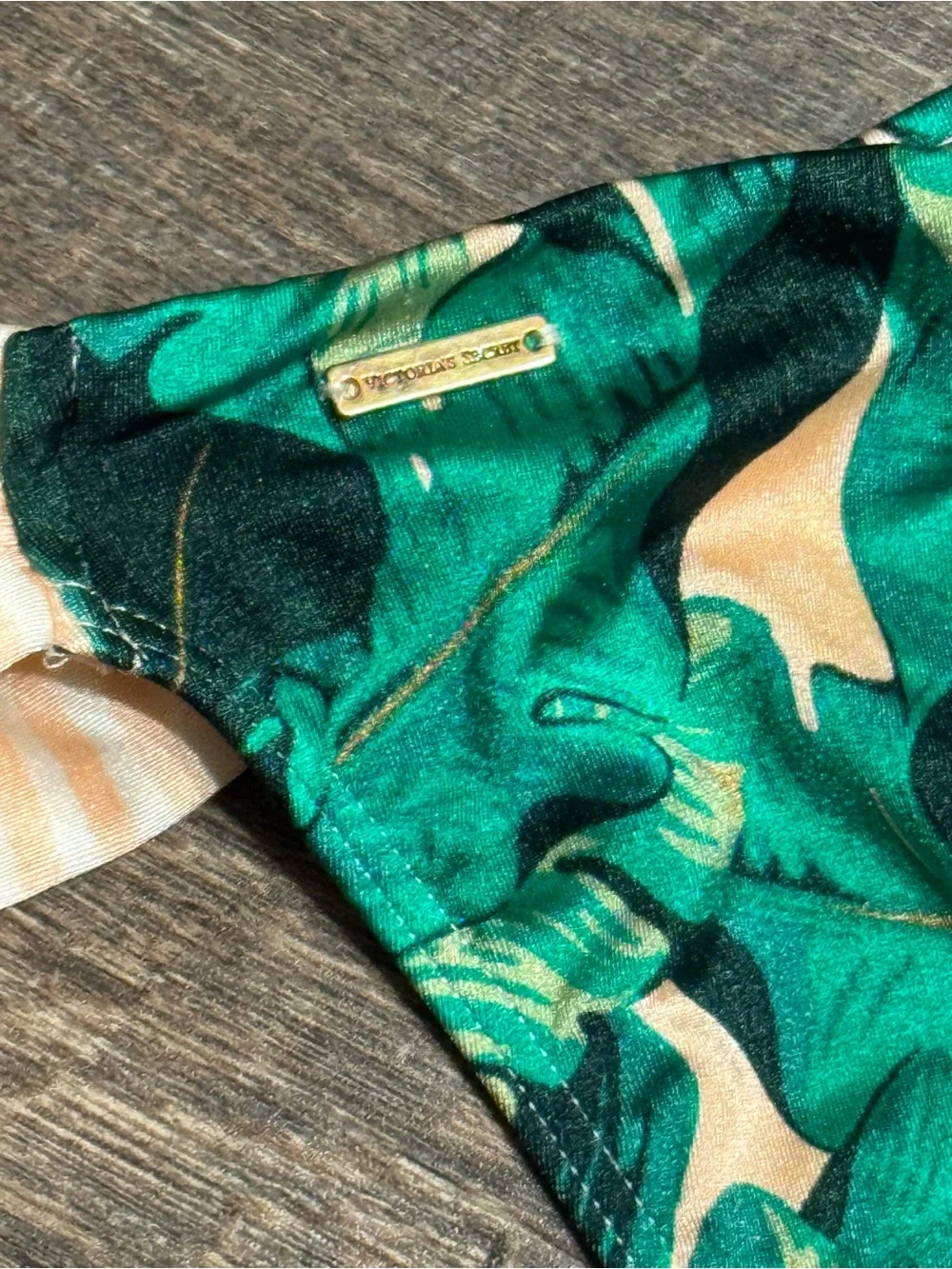 Victoria's Secret Bombshell Bikini Green Palm Leaf Print Bikini Set 34C/Med - Picture 4 of 11